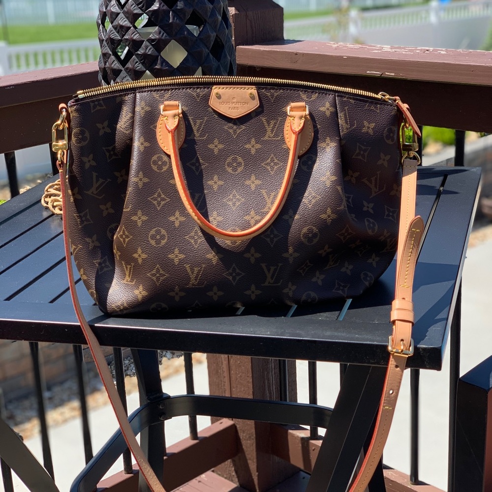 Auth Louis Vuitton Turenne MM, M48814